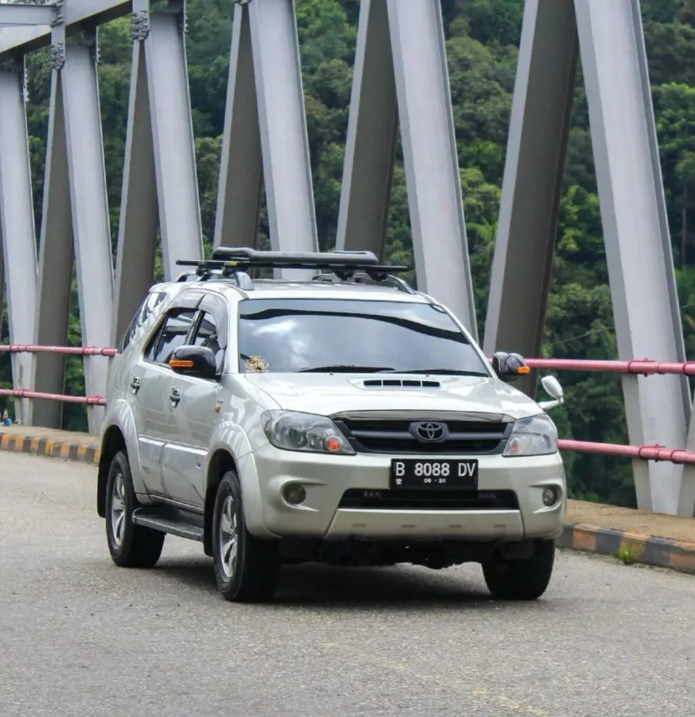 Fortuner Di Jembatan Panjang PLTA
